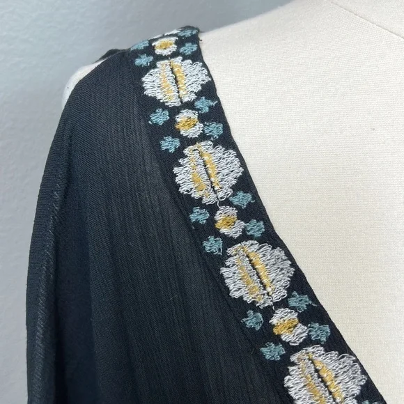 NWT O’Neill Frances Swim Cover Up Resort Beach Black XS Embroidered Macy’s - Picture 4 of 14